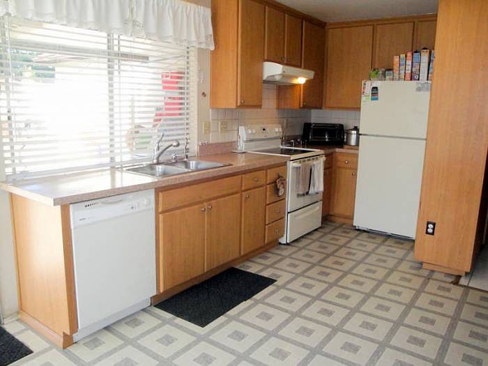 1st image of 584 Monterey Cir