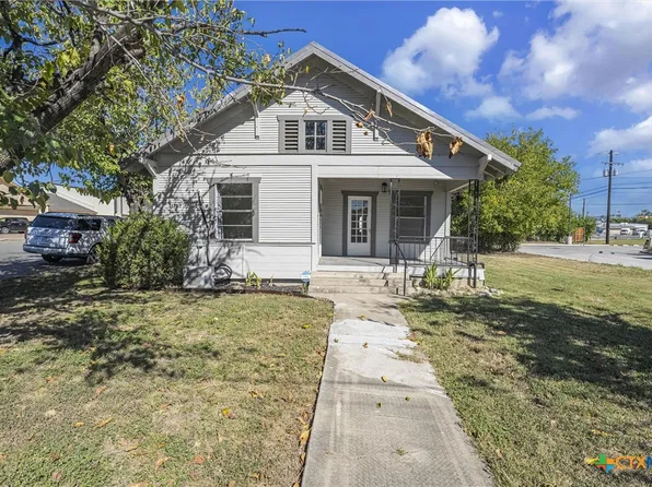 107 W 1st St, Lampasas, TX 76550