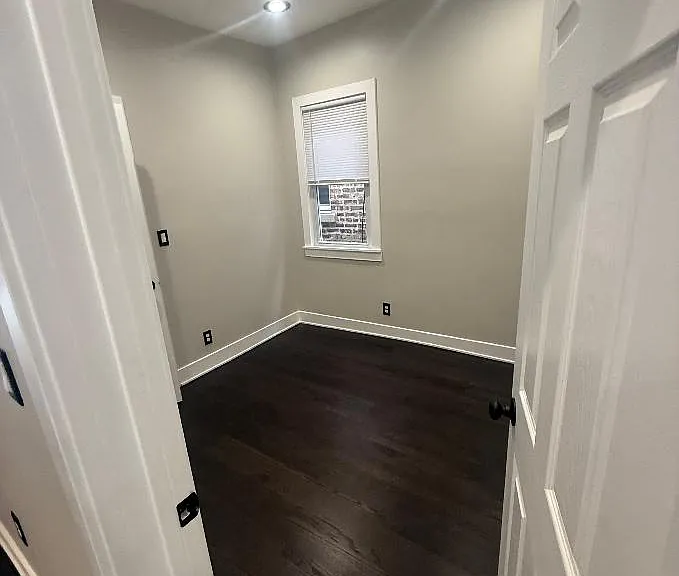 3430 N Keeler Ave — Photo 6
