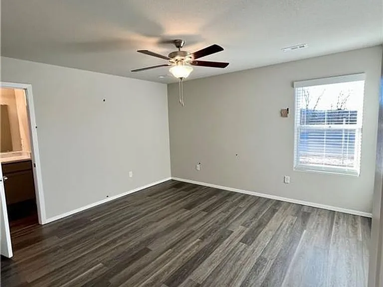 909 E Egret Rd — Photo 7