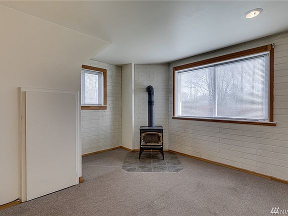 Cozy fires aplenty in this living room area! 