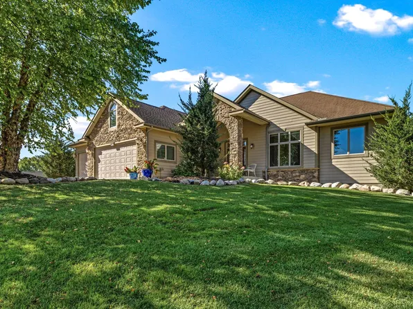 1097 15th St SW, New Prague, MN 56071