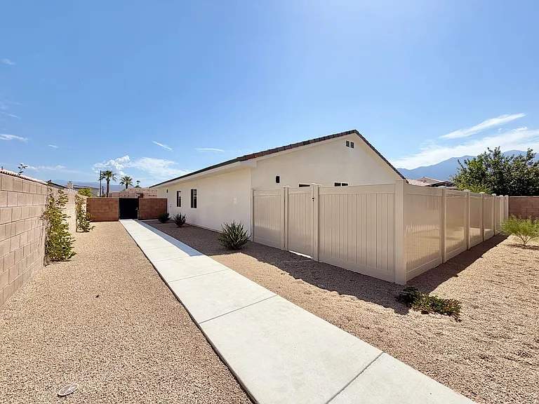 68160-68162 Modalo Rd — Photo 39