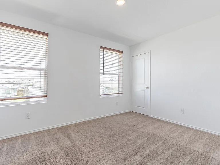 4310 Fluvial Cir — Photo 27