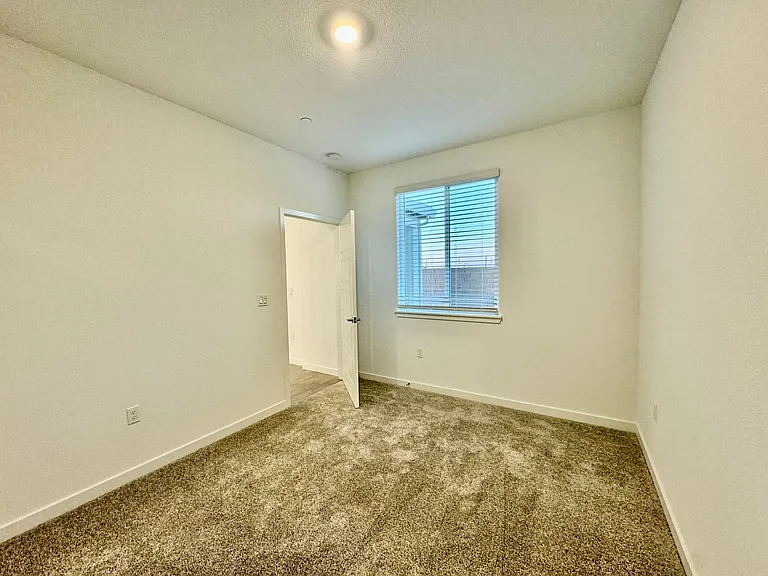 243 Dock Cir — Photo 22