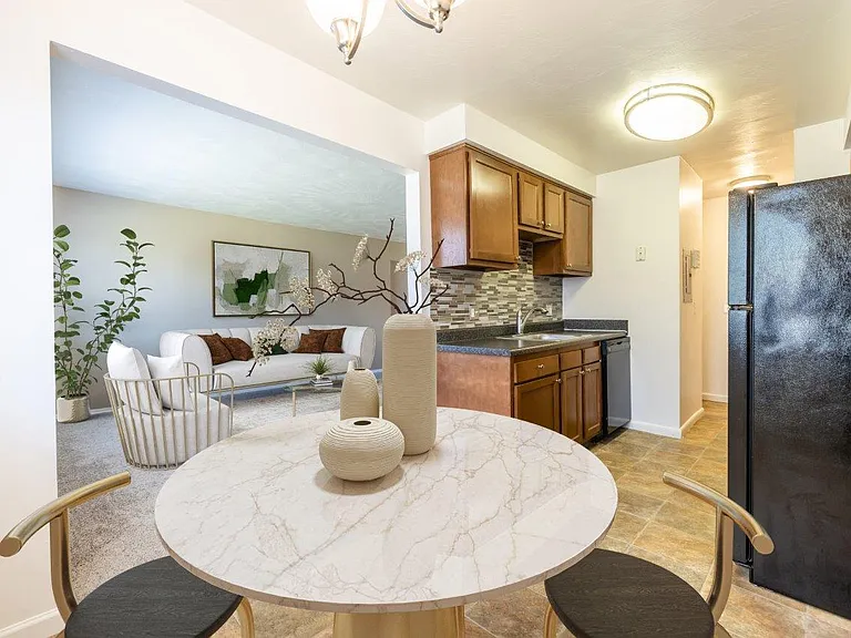 East Ridge Manor Apartment Homes — Photo 6