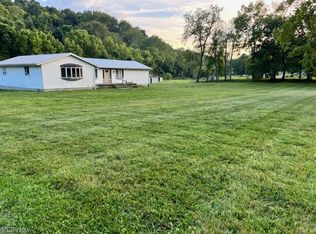 63751 Garrett Hill Rd, Saint Clairsville, OH 43950