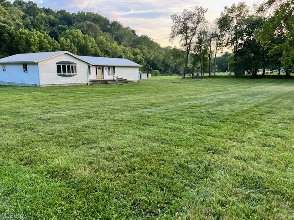 63751 Garrett Hill Rd, Saint Clairsville, OH 43950