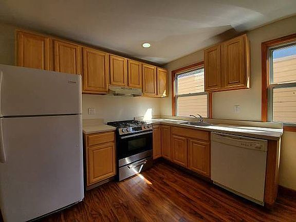4th image of 273 18th St #3