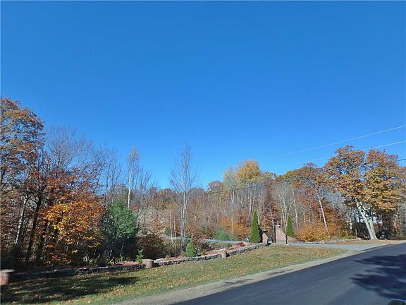 4th image of 38 Lakeside Drive