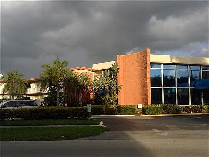 2nd image of 26 Diplomat Pkwy #2228
