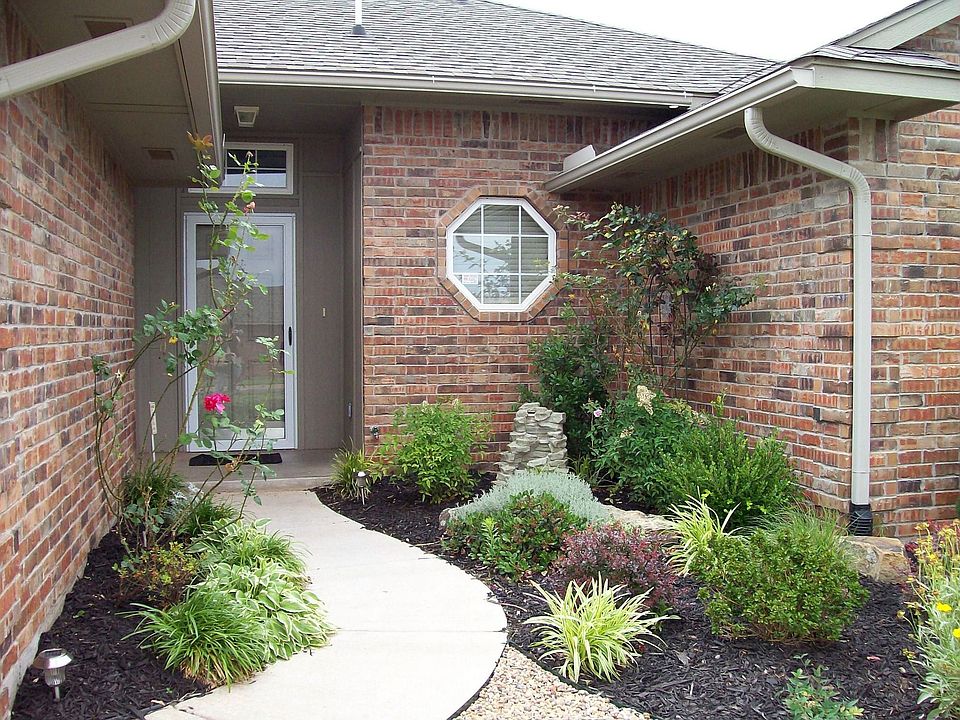 Warm & Welcoming Exterior