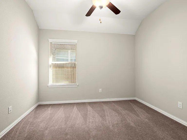 2939 Twin Cove Ct — Photo 18