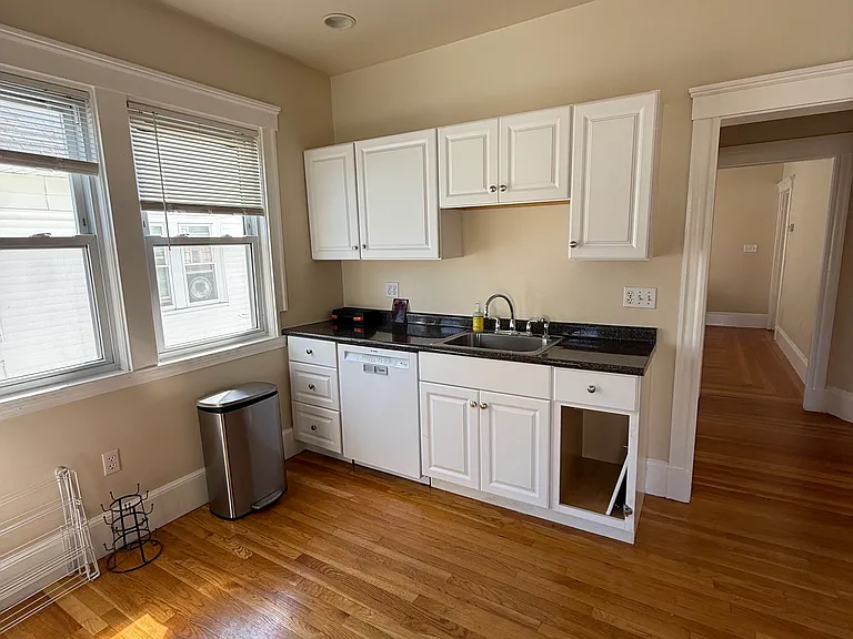 98 W Quincy St #2 — Photo 10