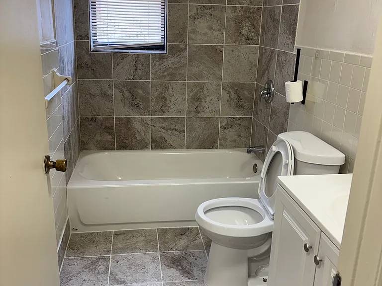 1916 Raspberry Ct — Photo 8