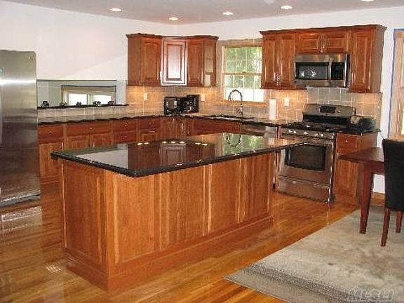 4th image of 40 Clafford Ln