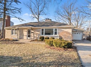 2114 E Jackson St, Bloomington, IL 61701