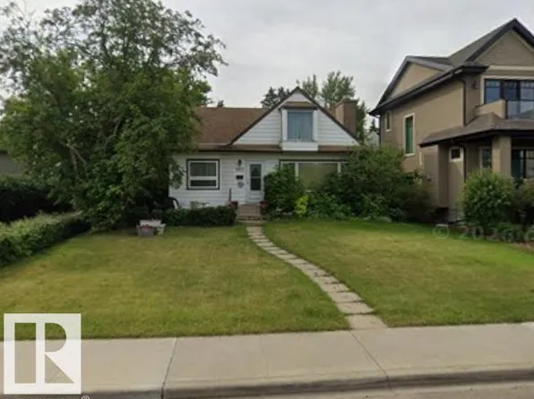 8931 Strathearn Dr NW, Edmonton, AB T6C 4C8
