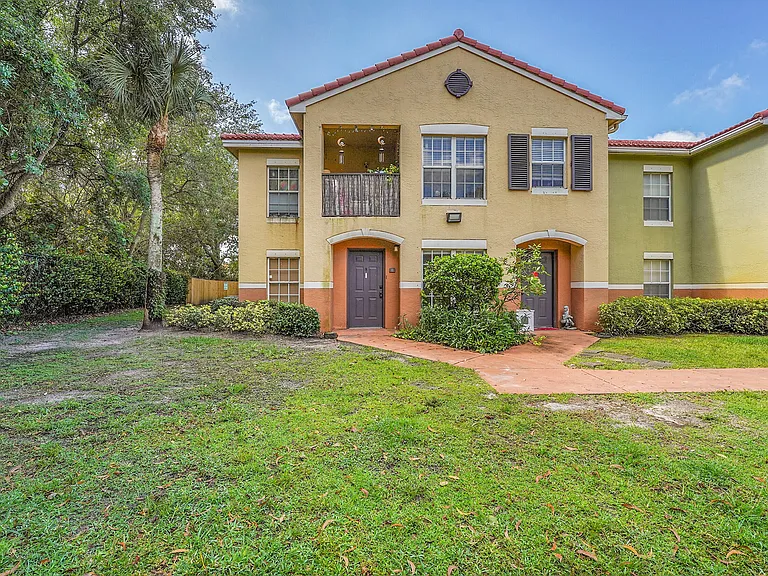 10300 Fox Trail Rd S — Photo 18