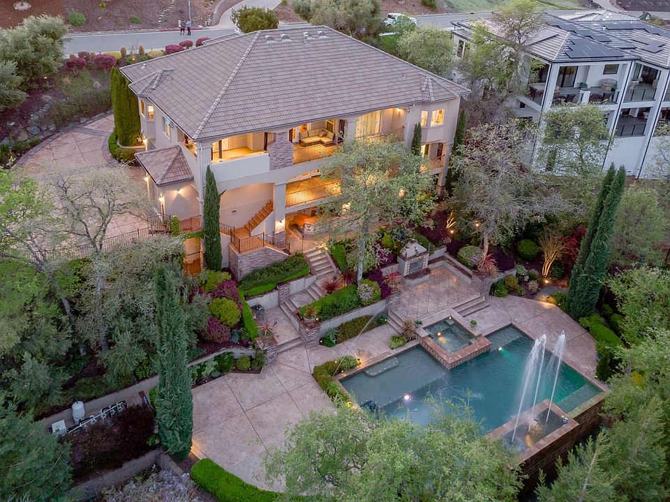 1st image of 639 Lakeridge Dr