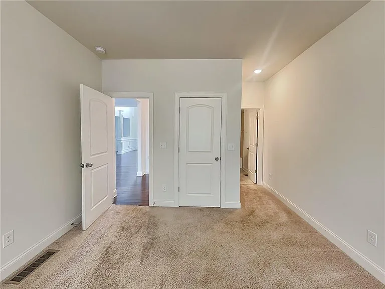 85 Lotus Ln — Photo 10