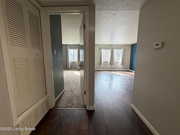 5th image of 1935 Gardiner Ln APT B27