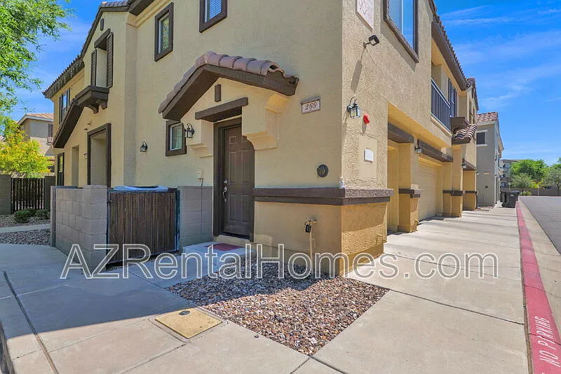 2 bed, 2.0 bath, 1227 sqft, $1,600 — Photo 2