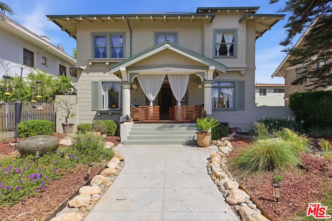 4 bed, 2.0 bath, 2505 sqft, $5,995 — Photo 2