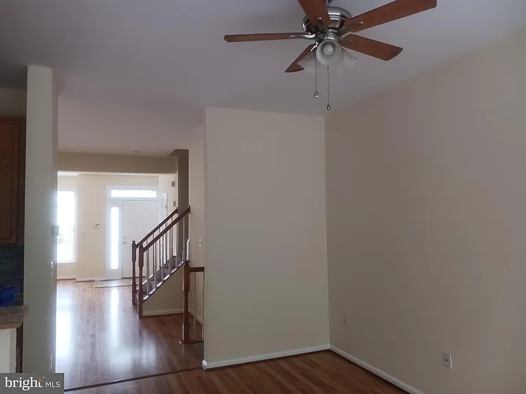 205 Hillside Ct — Photo 12