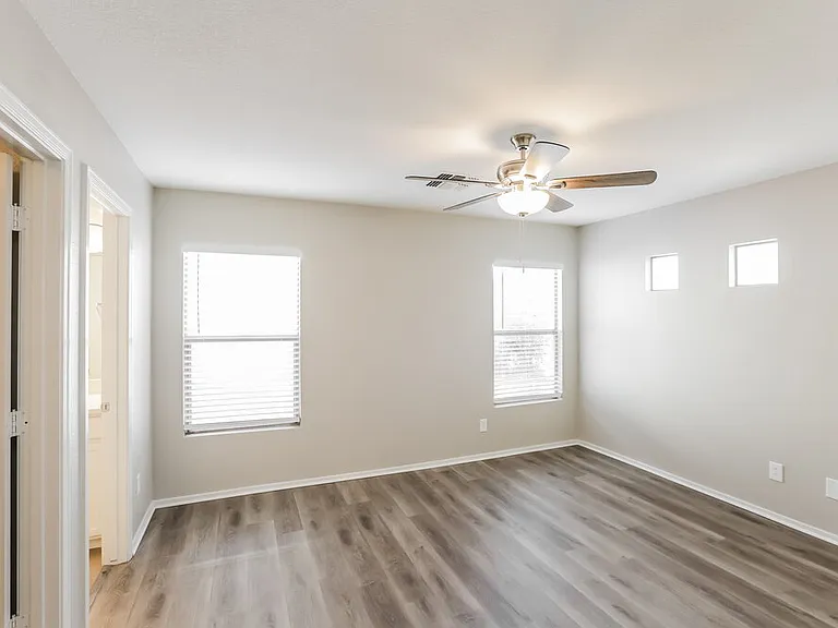 2650 S 84th Dr — Photo 10