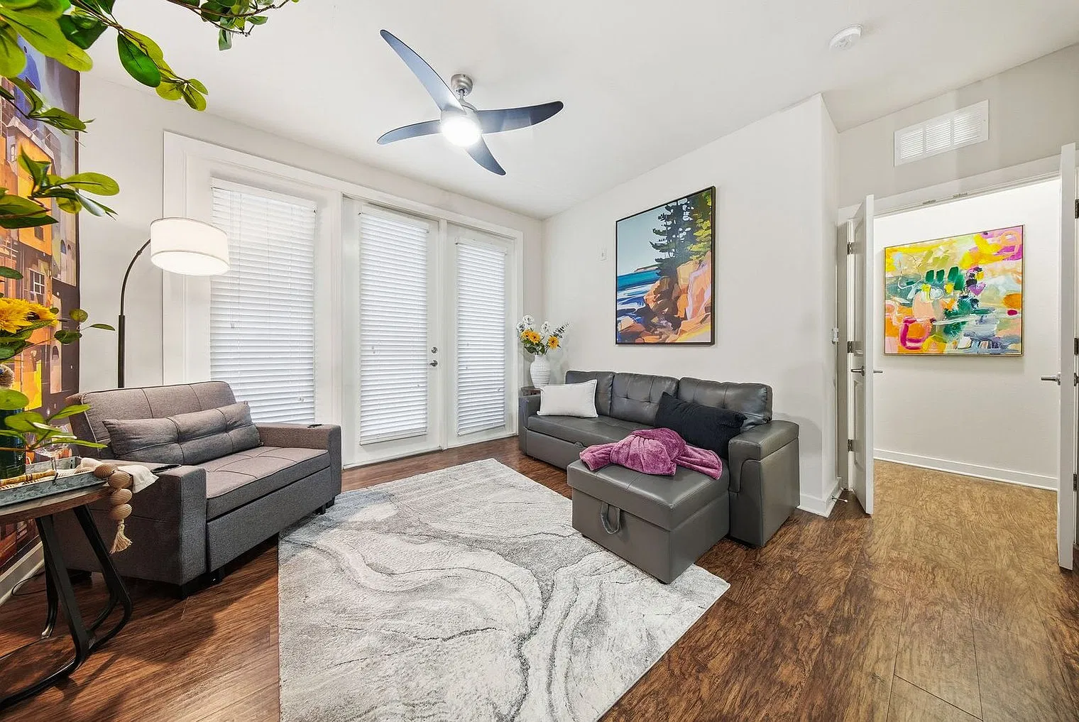 2 bed, 2.0 bath, 1097 sqft, $13,471 — Photo 4