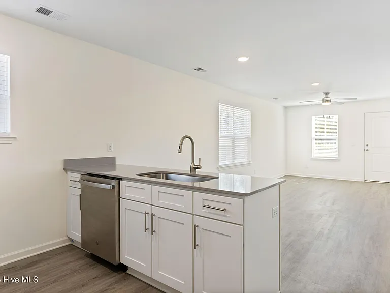 710 Taylor St #B — Photo 8
