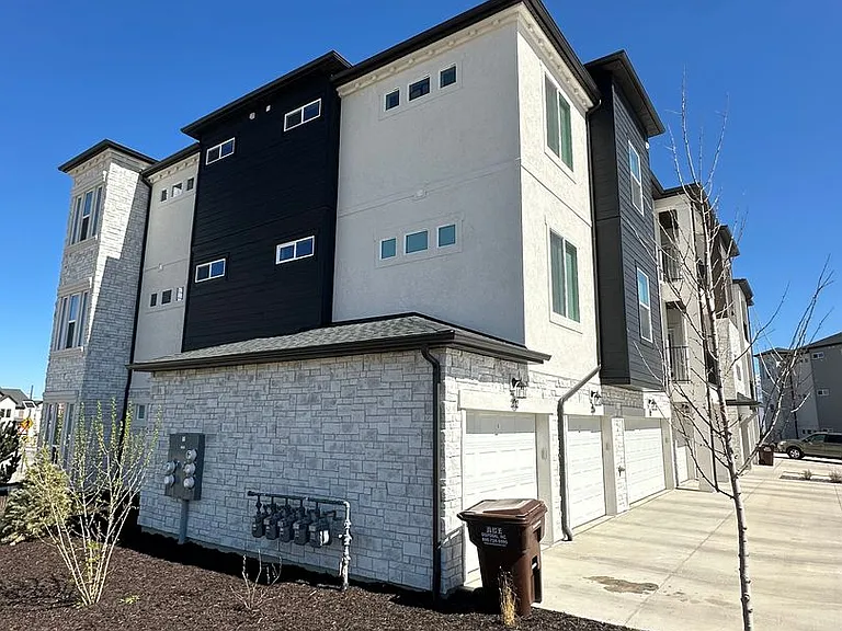 6454 Pinnacle Peak Ln E #201 — Photo 2