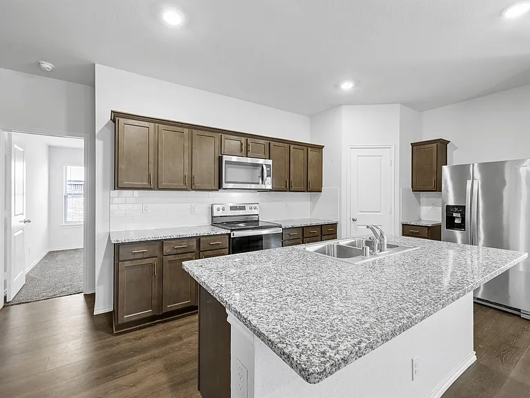 508 Windrow Dr — Photo 6