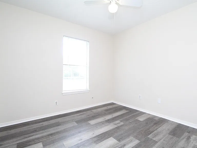 8126 Crystal Wells Pl — Photo 12