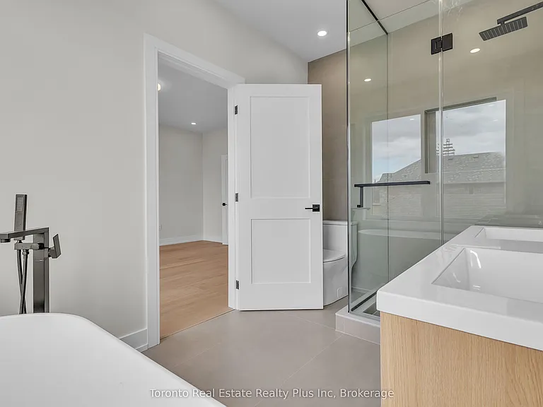 138 Bowie Ave — Photo 16