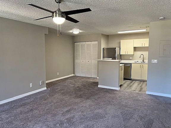 5th image of 345 Lakepointe Dr Unit 204