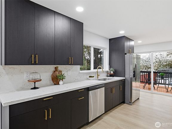 3rd image of 4161 41st Avenue S