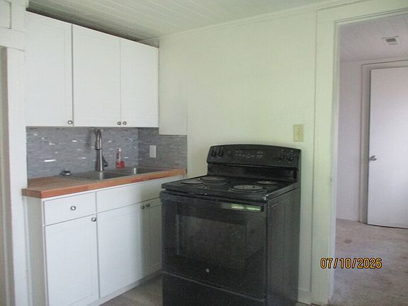 4th image of 348 Broad Dr SW
