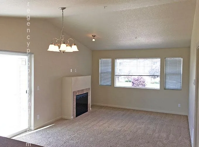 Building Photo - 18512 NW Holly St #304