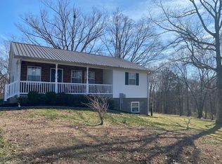 438 Beechwood Dr, Burns, TN 37029