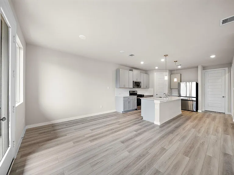 9912 Storehouse Dr — Photo 8