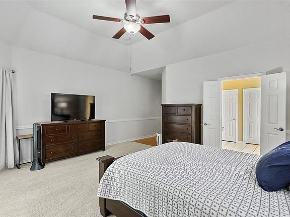 4th image of 404 Misty Ln