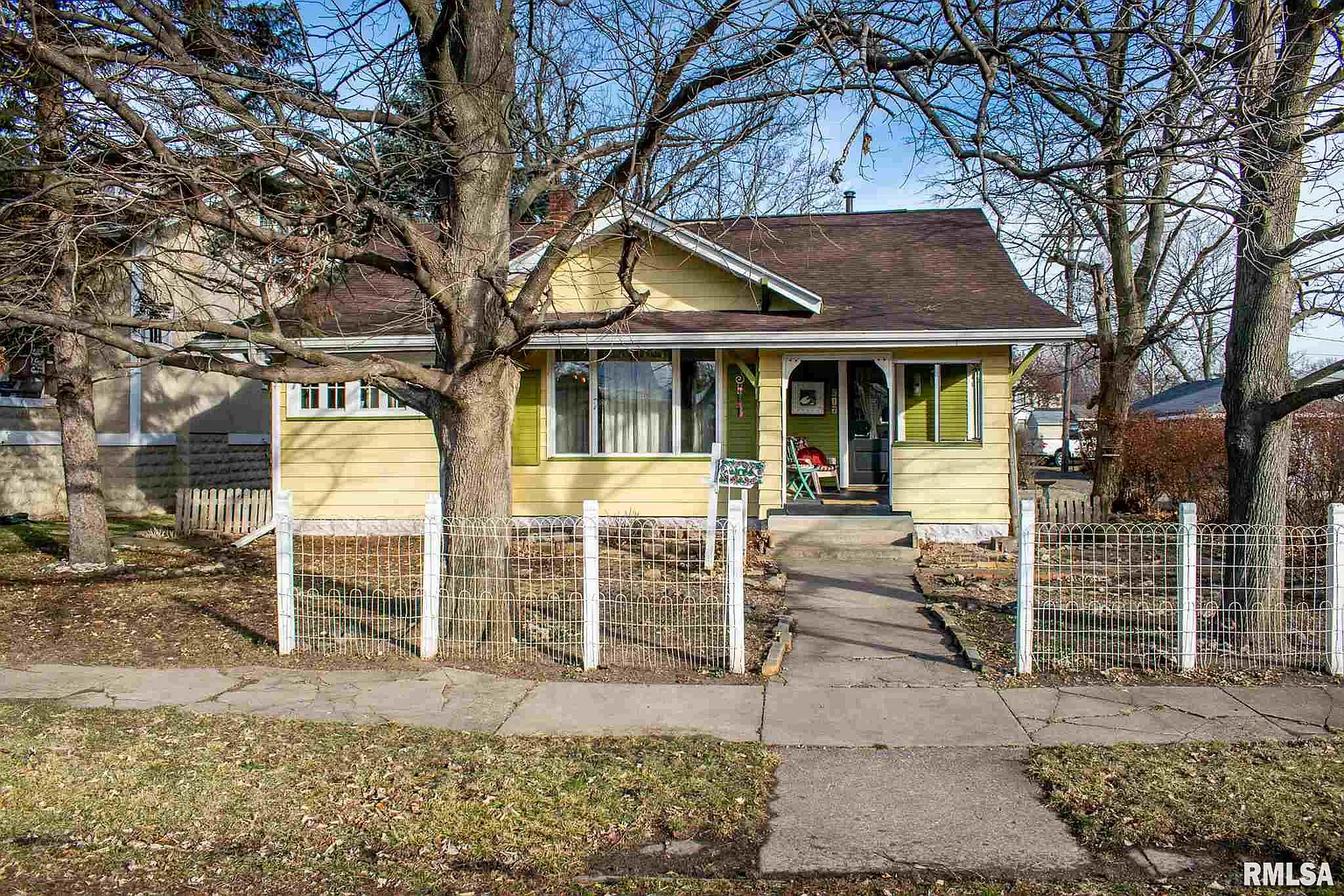 517 W Ash St photo 1