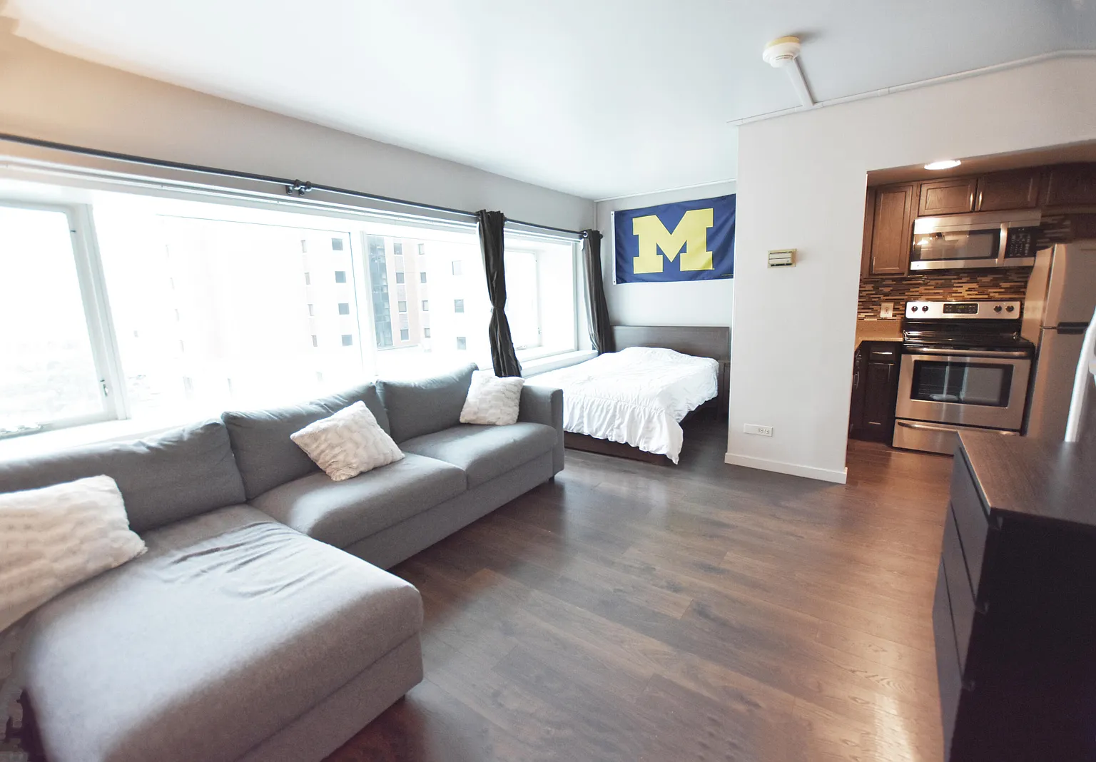 555 E William St APT 5B photo 1
