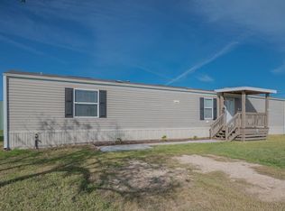 106 W Sagebrush St, Rockport, TX 78382