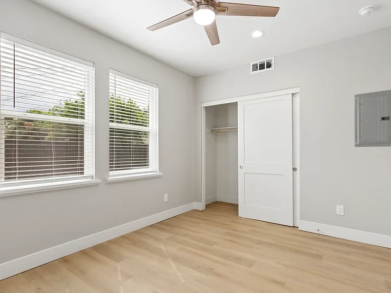 1823 Victorian Aly #2 — Photo 16