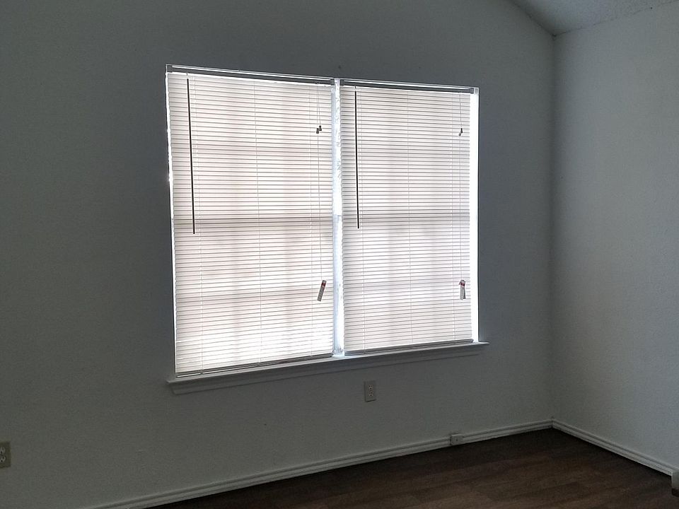 2nd image of 7529 Oak Chase