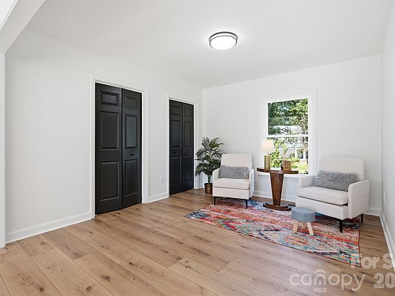 5th image of 3730 Club House Dr NE