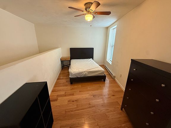 2nd image of 25 Court St #2